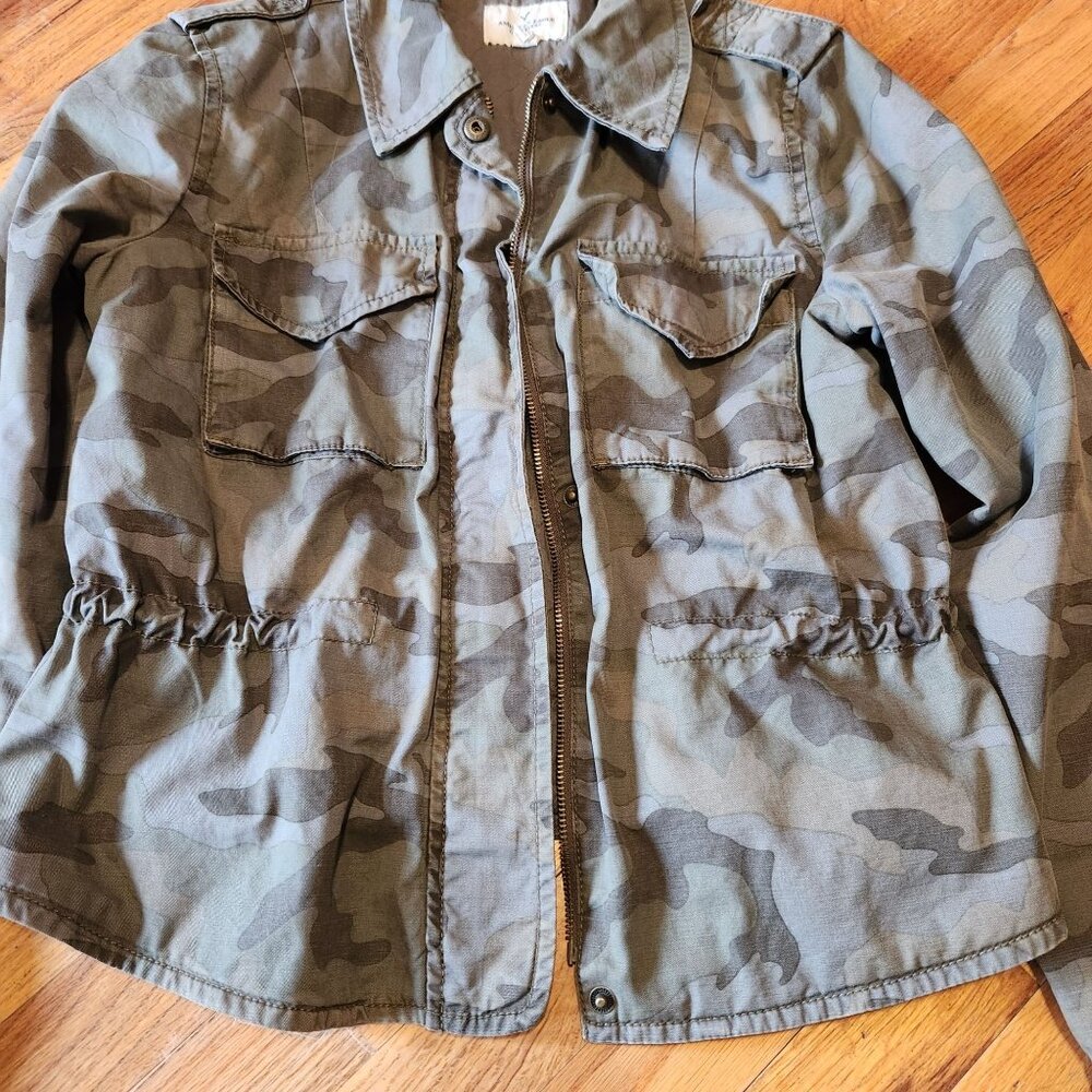 Vintage American Eagle Outfitters Camouflage Utility Jacket S/P Quilted Lining 1 - Picture 2 of 6